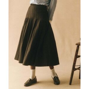 The Great Rhythm Pleated Midi Skirt in Black